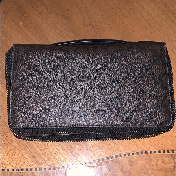 Coach Wallet - Picture 2 of 8